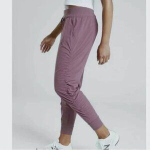 Sz 12 Athleta Attitude Side Ruched Lightweight Joggers Volcanic Violet Midrise
